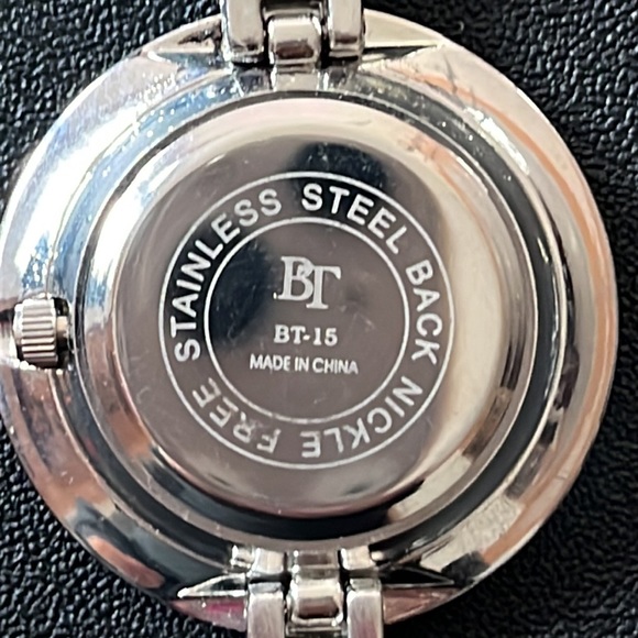 Stainless Steel Nickel free silver Watch 8” length Round face & links - Picture 10 of 10